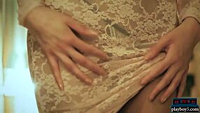 finger banging latina milf chloe amour as she pleases herself 😏