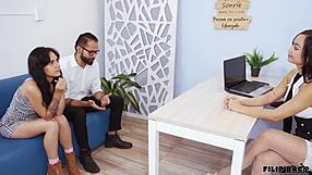 보스 18+들 3P하다 잡고 얼굴 박게 시킴