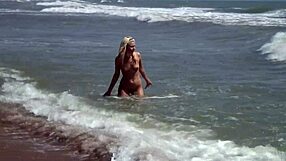 Gorgeous teen 18+ agnes bathes her beautiful naked body in the ocean
