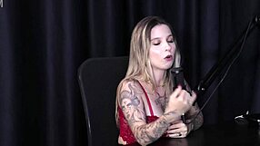 Angélica Morango experiments with bisexual massage in public cosplay