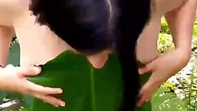 This hermosa flaquita is masturbating and showing her linda vagina