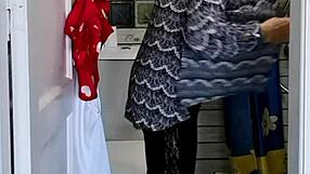 Har du noen gang kikka på bestemor MariaOld på toalettet eller bli med på hennes kvelds onan-instruksjoner?