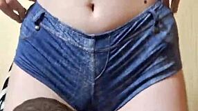 Mistress Elza Kom very hot with small waist