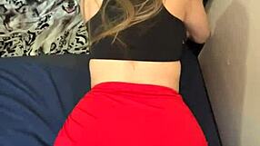 Min unge 18+ stesøster kom hjem fra fest og vil at jeg knuller henne