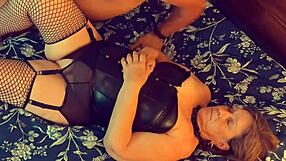 Granny vampyra fingered and licked to orgasm