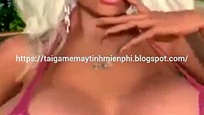 This 3D girl flaunts her massive tits 😘