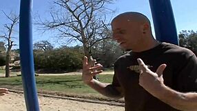 Velikoprsna žena jebana od neznanca, mož gleda na prostem