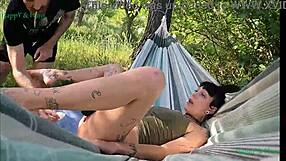 Happy Satisfaciendose En La Hamaca Al Aire Libre En La Naturaleza La Mancha España