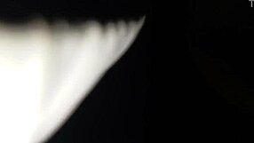 Dandole una Leccion Dura a Mi Dulce Vecina Sumisa con Azotes