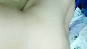 Latynoska milf mokra w domowym ruchaniu