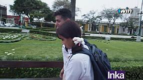 קולגיילה בת 18 ומדרסטרה מילף מזיינות בחור לבן עם זין ענק