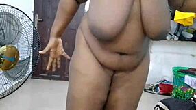 Смотри мой танец: Толстая красотка в белье с волосатой большой жопой