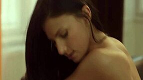 Legal age teen 18+ager stimulates schlong orally?