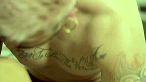 jogando ping pong com garota gostosa de bunda grande