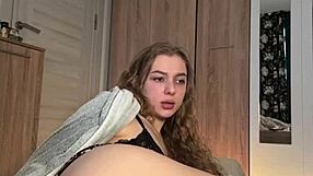 Milf close up fucking and squirting her pussy