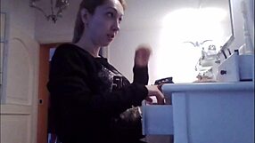 I Love Fucking While Applying Makeup In Hidden Cam Reality