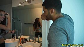 Micuță europeancă păcălită să fută pizda de prieten mascat