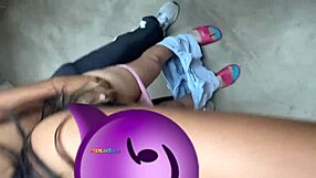 الجارة اللاتينية تستسلم للباب الخلفي الضيق في اختبار خام