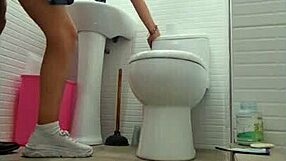 Cikgu Inggeris Tunjuk Semua Dalam Mini Skirt