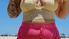 I Found a Lover at the Beach and Now Flash My Big Pussy Lips to Tease Him Hard