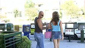 Wow, Tengok MILF Latina Seksi Naik Batang Besar Barry Scott!