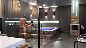 Levei Minha Amiga ao Motel de Luxo, Ela Adorou e Liberou o Cuzinho