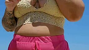 I Found a Lover at the Beach and Now Flash My Big Pussy Lips to Tease Him Hard