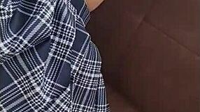 Profesora mea de engleză îmi arată totul în mini fustă