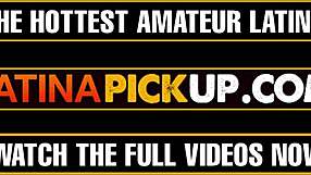 Rasain memek pirang Colombia bertato dikuasai gaya doggy sama cowok putih kasar