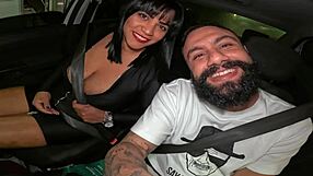 القرني كده ياخد مراته للبلادة تاخد لبن في طيزها وكسها وبعدين ياكلها