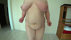 i watch my bbw do gymnastics and shower