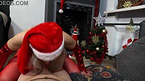 Christmas pantyhose sex: Laura’s horny gift