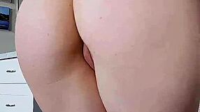 Sub vraja ta! Micuța cu cur mare futută hardcore sălbatic