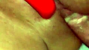 Anal gostoso makes her moan with intense pleasure and dripping orgasms.