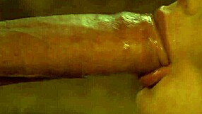 Katja Kassin membongkok untuk Steve Holmes kongkek punggung tanpa kondom