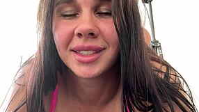 No puedo saciarme de su obsesión anal en estas crónicas.