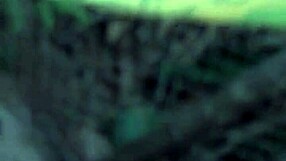 Gozando na bunda da bonequinha sex toy