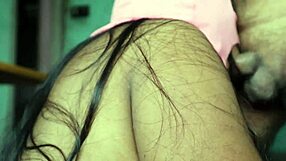 탄트릭 인도 레이디가 하드코어 도기 파운딩으로 구부러져요