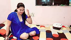 girlfriend's asian skinny ass looks beautiful in softcore solo