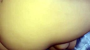 Gozando na bunda da bonequinha sex toy