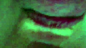 GMILF yllättää intensiivisellä pallojen imemisellä ja nuolemalla