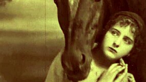 Hej, poslušaj te erotične izpovedi iz skrivnega življenja viktorijanskega gospoda z Dark Lantern Entertainment.