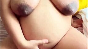 Raskaana oleva arabimilf tutkii soolo nautintoa isoilla tisseillä ja karvaisella pillulla