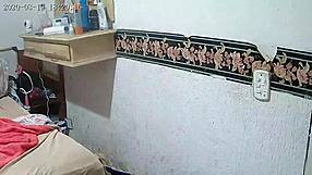 Paty bumbum esta com febre mais a buceta continua molhada