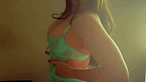 beautiful brunette milf teases with her perfect ass