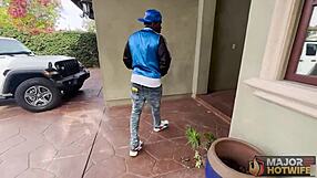 Redhead busty cougar peaches gets her wet pussy fucked by rome major