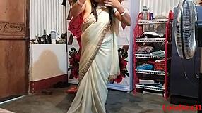 Madam and husband enjoy saree chudai at home