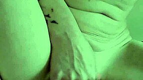 Hanysy, The Sexy Mature Mommy, Masturbates With A Vibrator