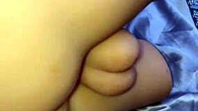 Gozando na bunda da bonequinha sex toy