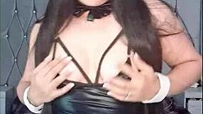 Latina Babe Flashes Ass While Fucking Big Dildo And Squirting!